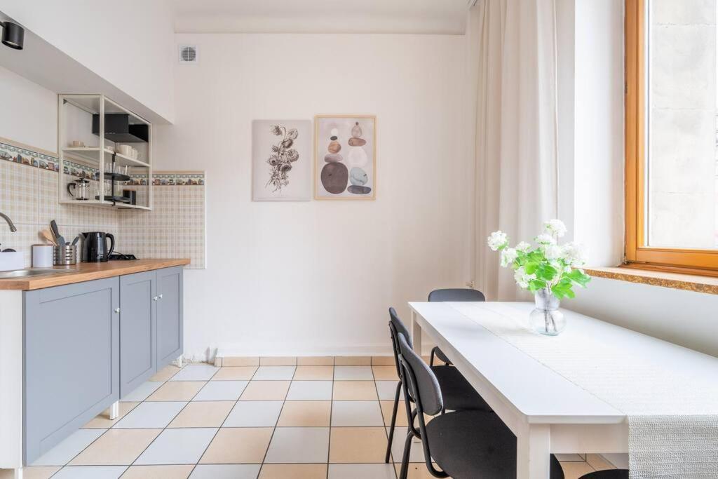 Aleje Jerozolimskie 42 - Parking Free - Better Apartament